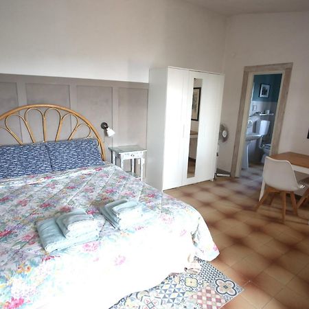 Ca' La Stella Sea-View Apartments Porto Azzurro Eksteriør billede